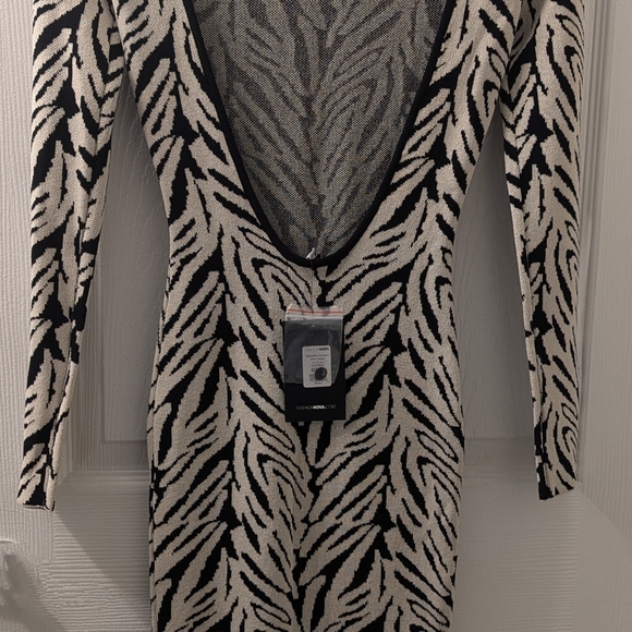 NWT-Katharine Sweater Midi Dress - White/Black - Picture 1 of 2